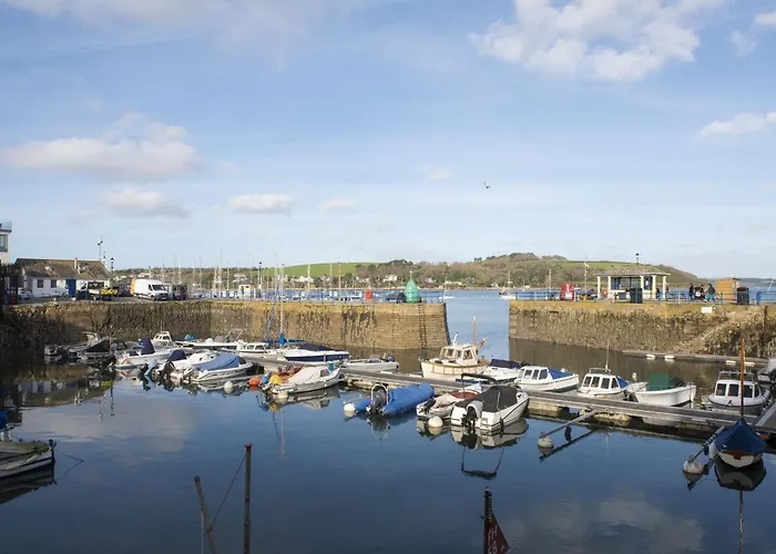 Oceans Eleven - Sea View - Secure Parking - Footsteps From Beach
